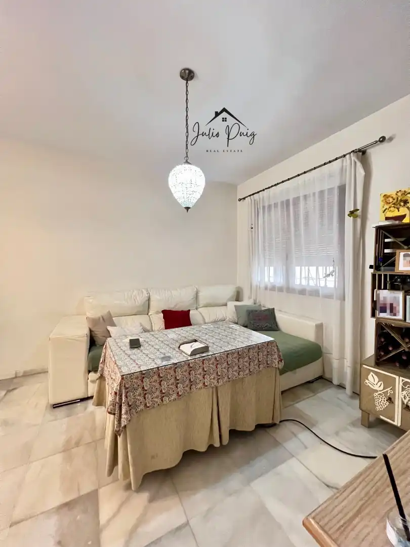 Sala d'estar de Casa o xalet en venda en Coria del Río amb Aire condicionat i Traster