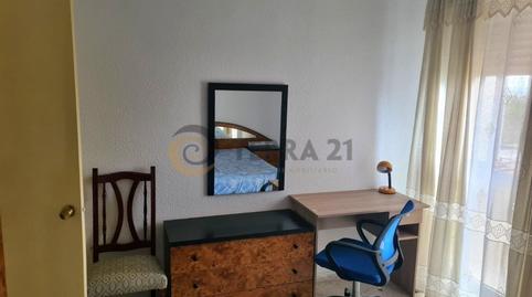 Foto 4 de Piso de alquiler en Belén - San Roque, Jaén