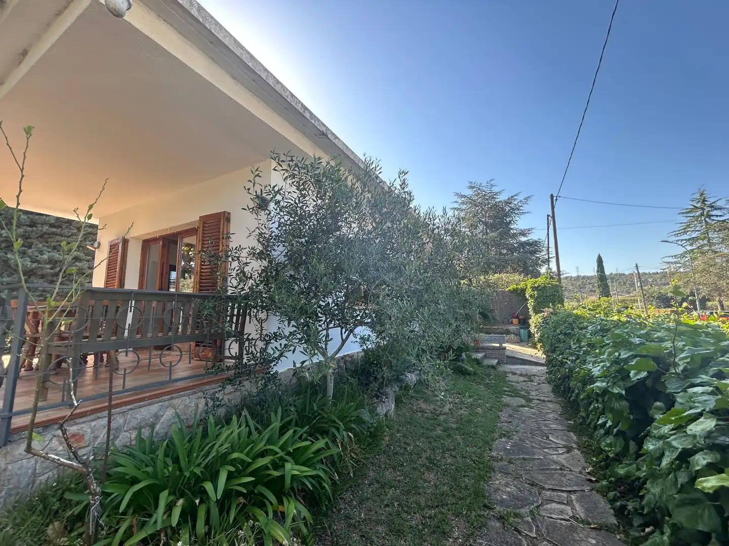 Vista exterior de Casa o xalet en venda en Begues amb Aire condicionat, Calefacció i Jardí privat