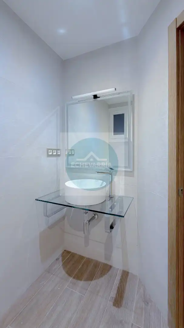 Bathroom of Flat for rent in Madrid  with Air Conditioner, Heating and Terrace