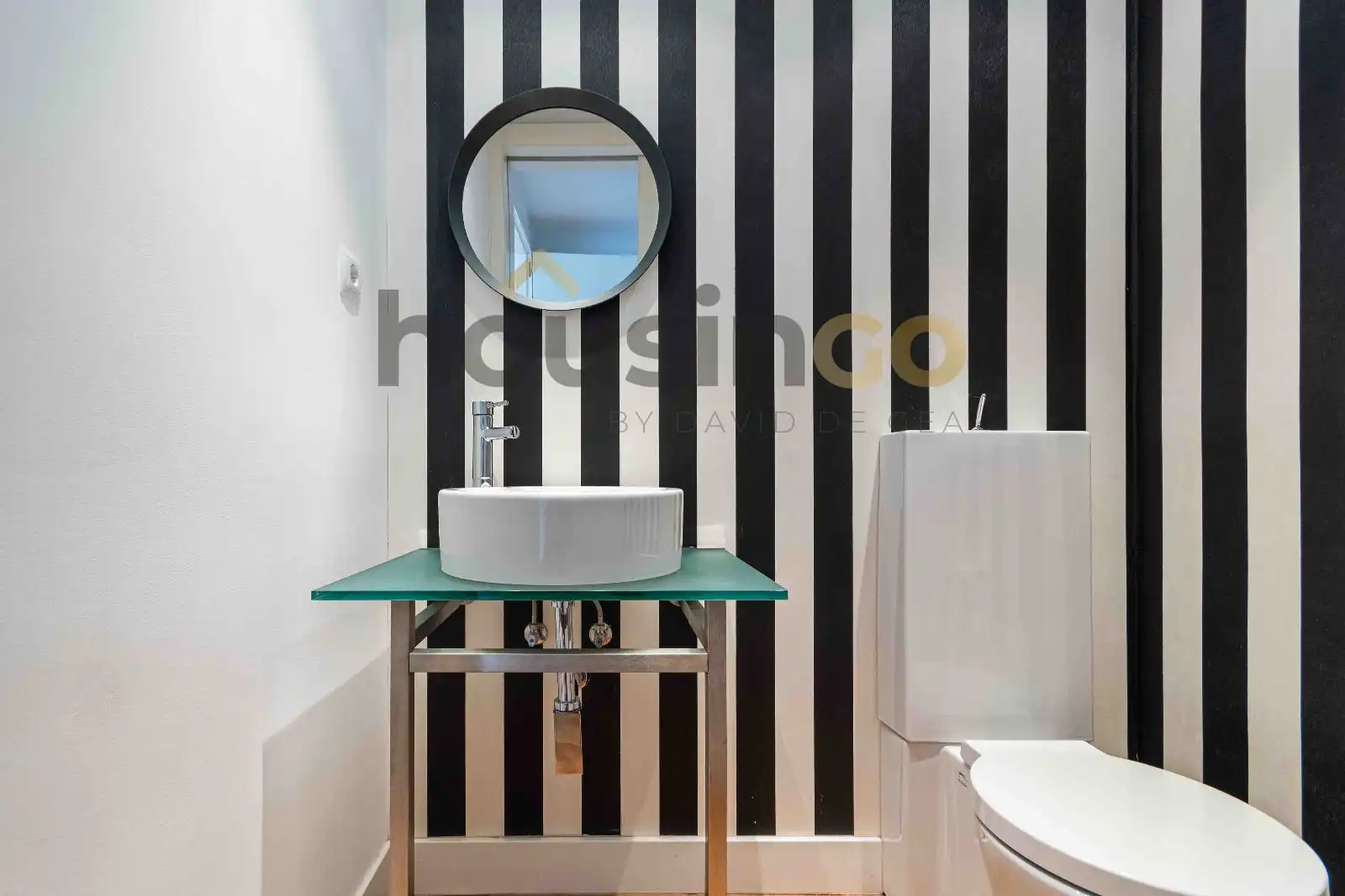 Bathroom of Flat for rent in Madrid  with Air Conditioner, Heating and Terrace