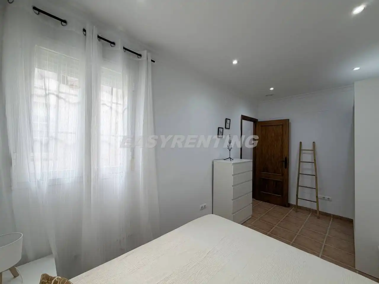 Flat for rent in La Línea de la Concepción  with Air Conditioner and Furnished
