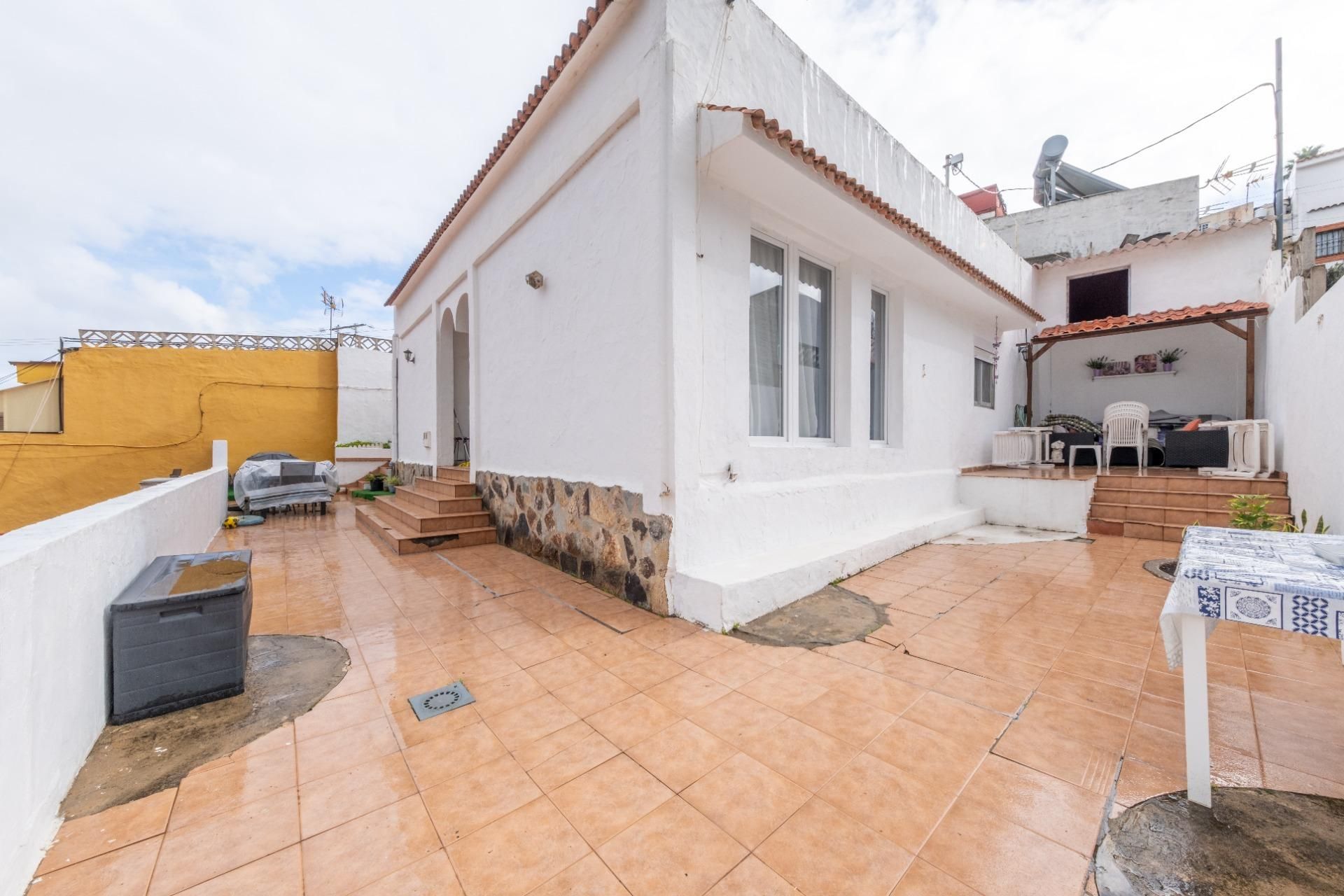 Vista exterior de Casa o xalet en venda en Santa Brígida amb Terrassa