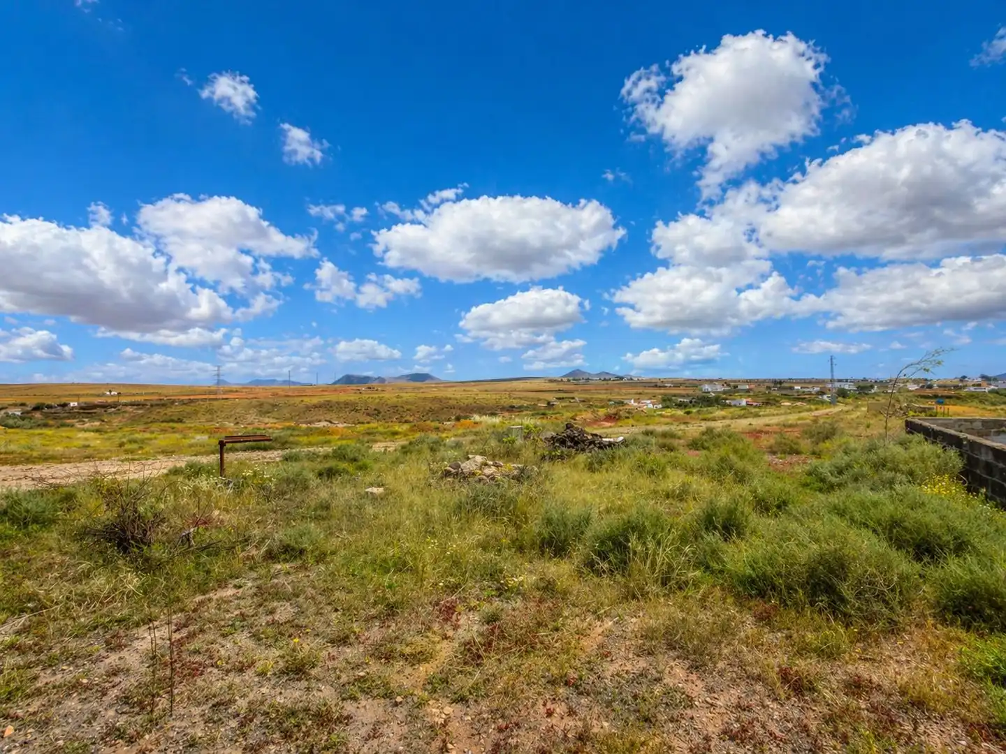 Country homes for sale in Antigua pueblo