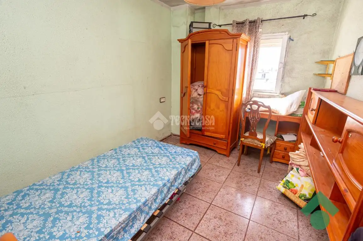 Dormitori de Casa adosada en venda en Algeciras amb Terrassa