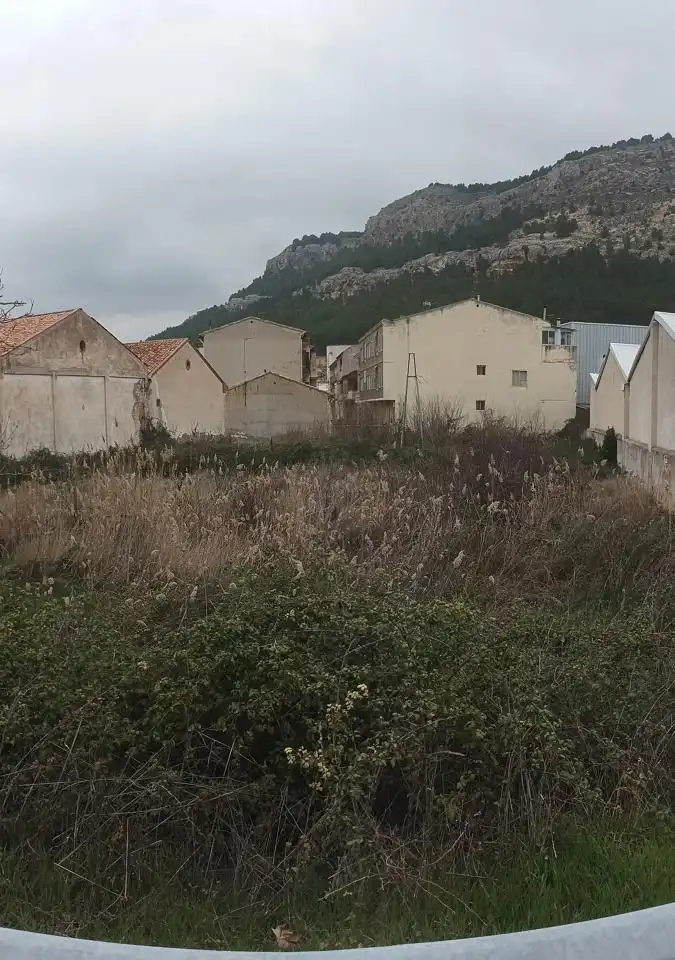 Nau industrial en venda en Alhama de Aragón