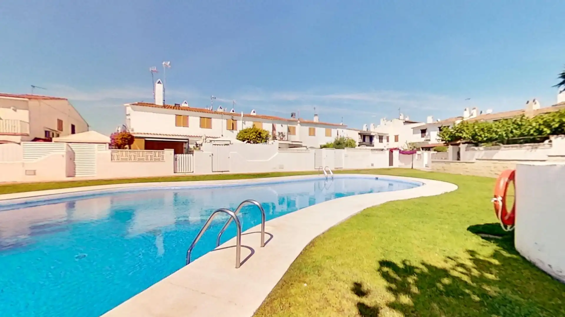 Piscina de Casa adosada en venda en Creixell amb Aire condicionat, Terrassa i Piscina