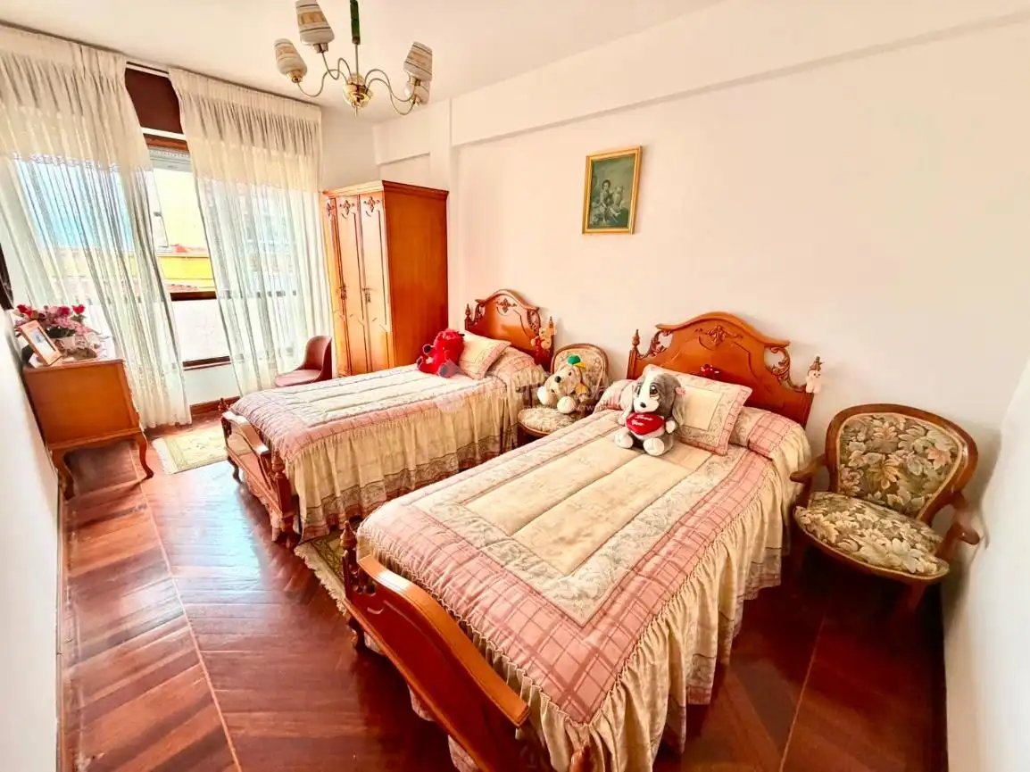 Habitación de Piso en venta en Santander con Calefacción y Parquet