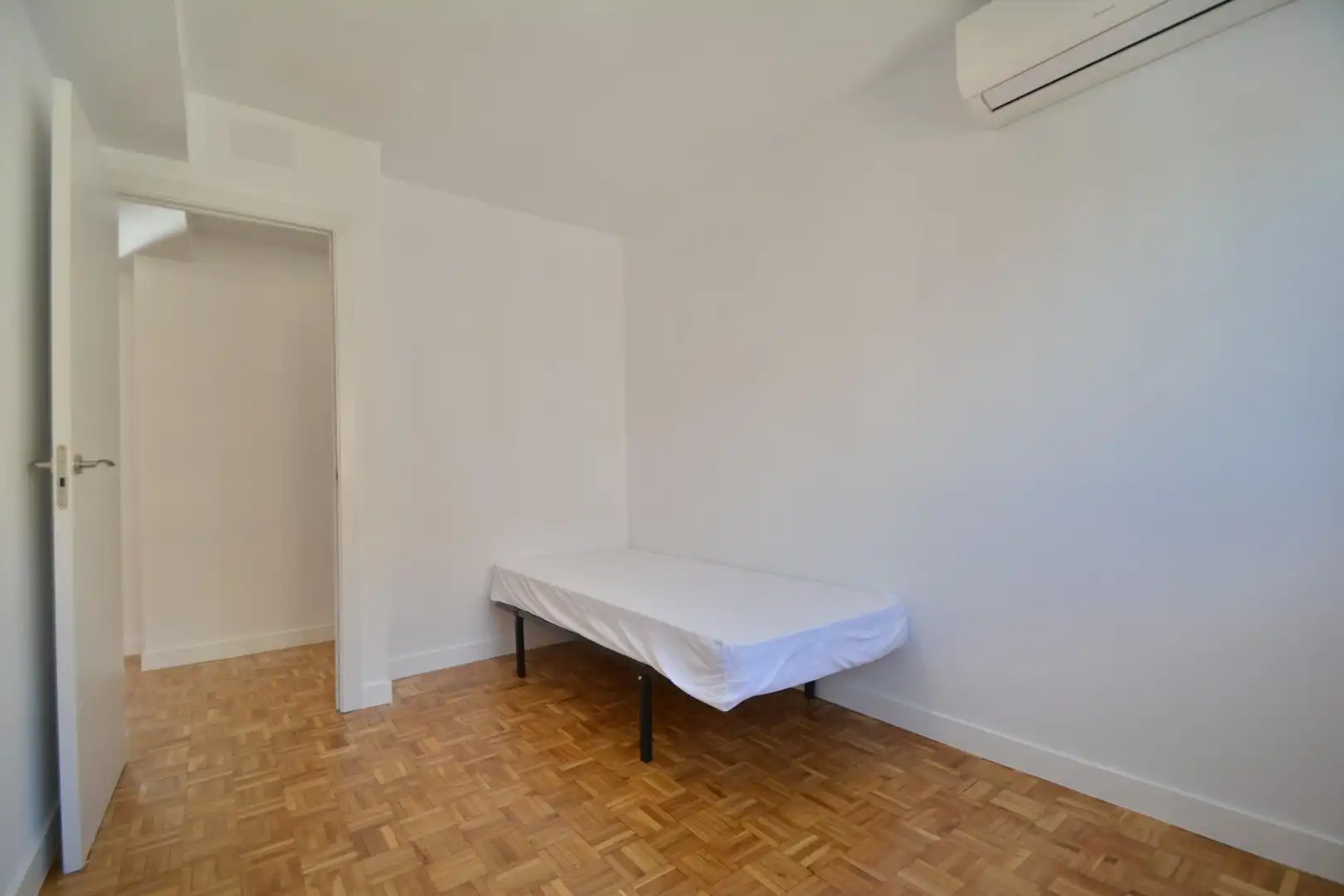 Schlafzimmer von Wohnung zur Miete in Fuencarral - El Pardo
