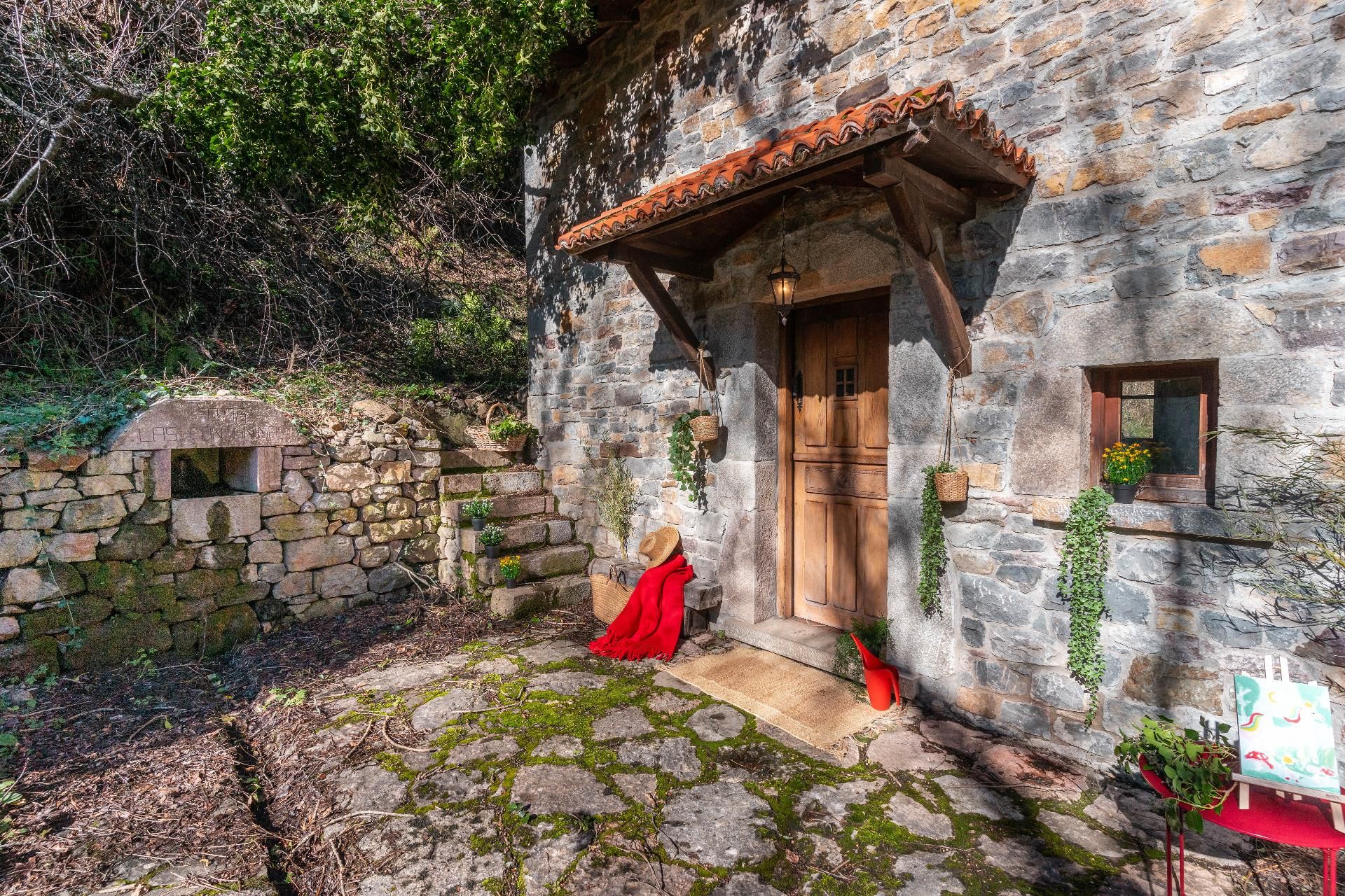 House or chalet for sale in Somiedo  with Furnished