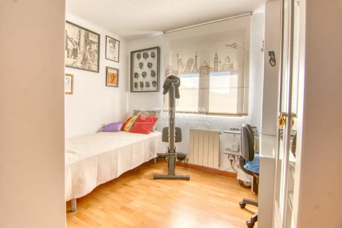 Schlafzimmer von Wohnung zum Verkauf in Santander mit Abstellraum