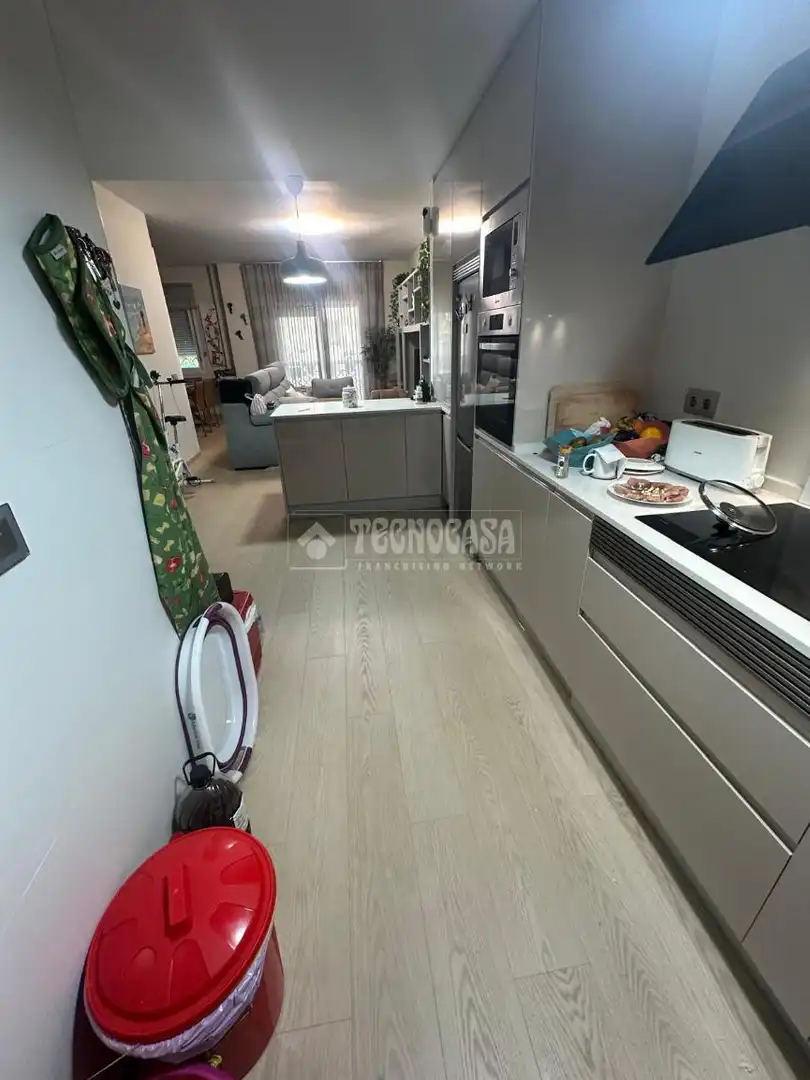 Kitchen of Flat for sale in Sevilla  with Air Conditioner, Heating and Furnished