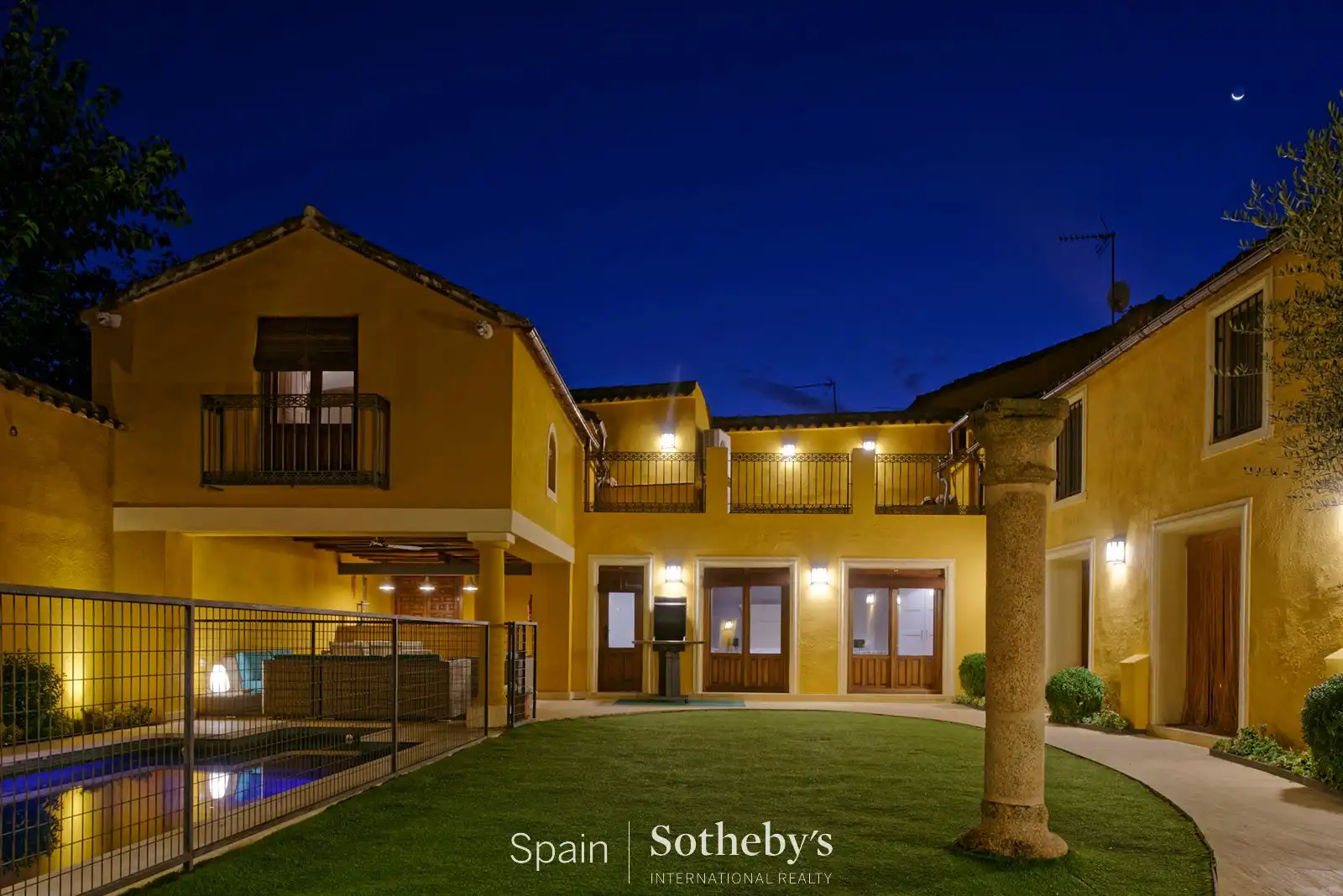 Vista exterior de Casa o chalet en venta en Las Herencias con Aire acondicionado, Calefacción y Jardín privado