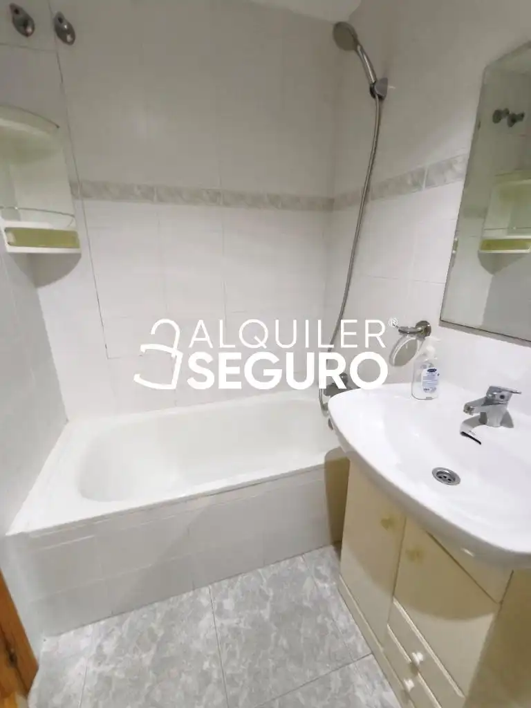 Bany de Pis de lloguer en Mutxamel amb Aire condicionat i Terrassa