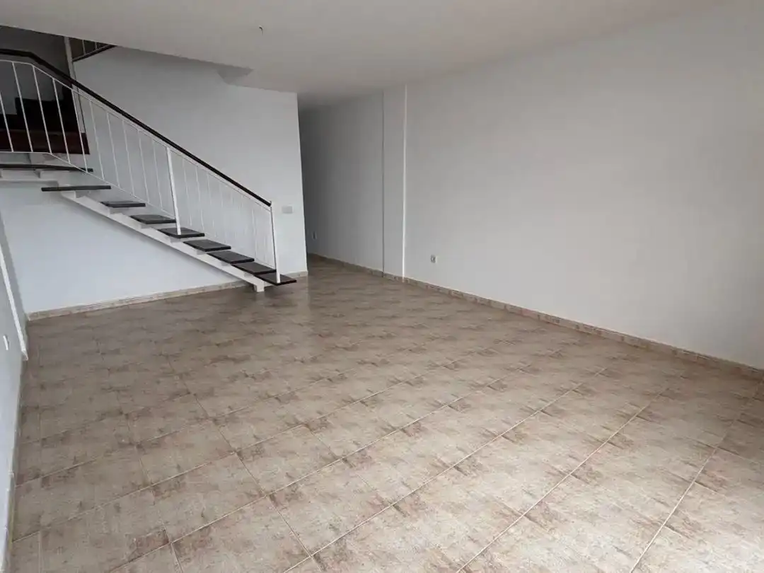 Piso de alquiler en El Rosario con Piscina y Balcón