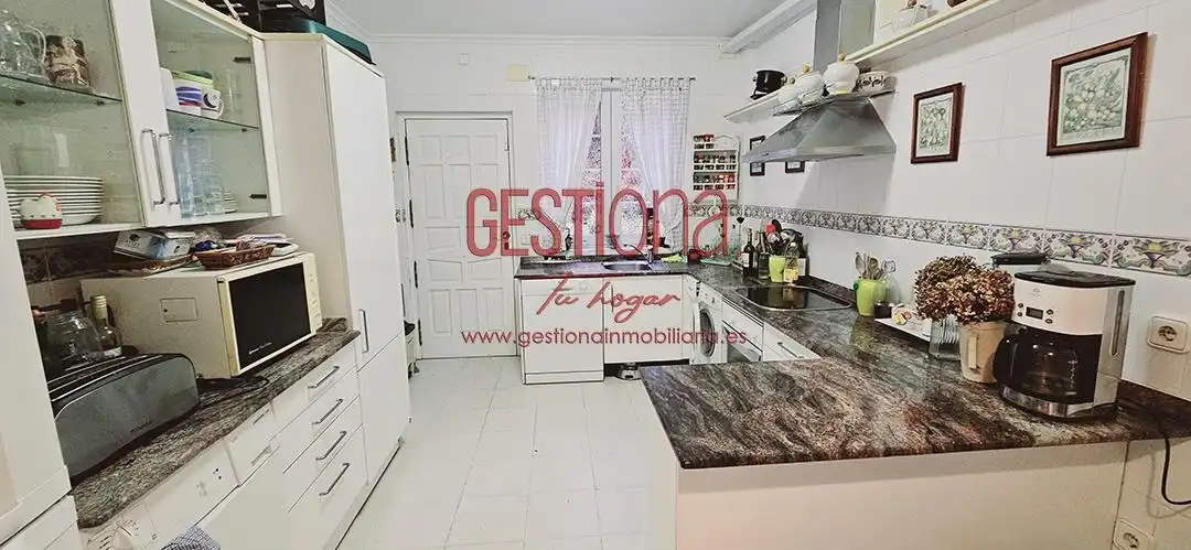 Cocina de Casa o chalet en venta en Solórzano con Jardín privado, Amueblado y Alarma