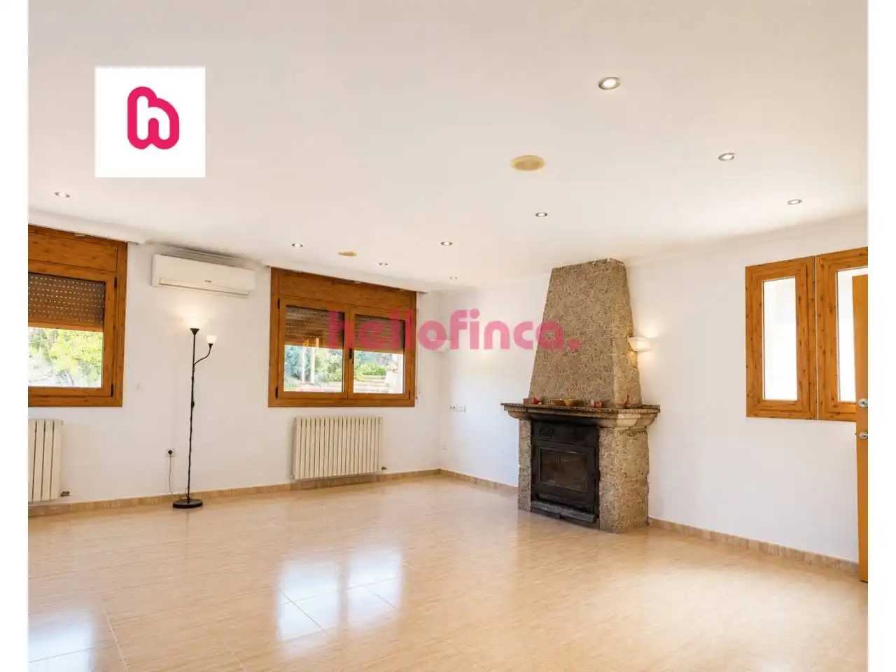 Sala d'estar de Casa o xalet en venda en Olivella amb Aire condicionat, Calefacció i Jardí privat