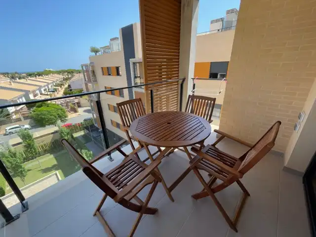 Terraza de Dúplex de alquiler en El Campello con Aire acondicionado, Calefacción y Trastero