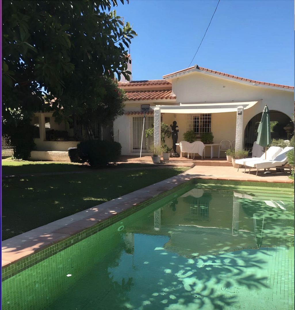 Piscina de Casa o xalet en venda en Marbella amb Aire condicionat, Jardí privat i Terrassa