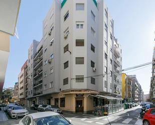 Vista exterior de Pis en venda en  Granada Capital amb Calefacció, Parquet i Terrassa