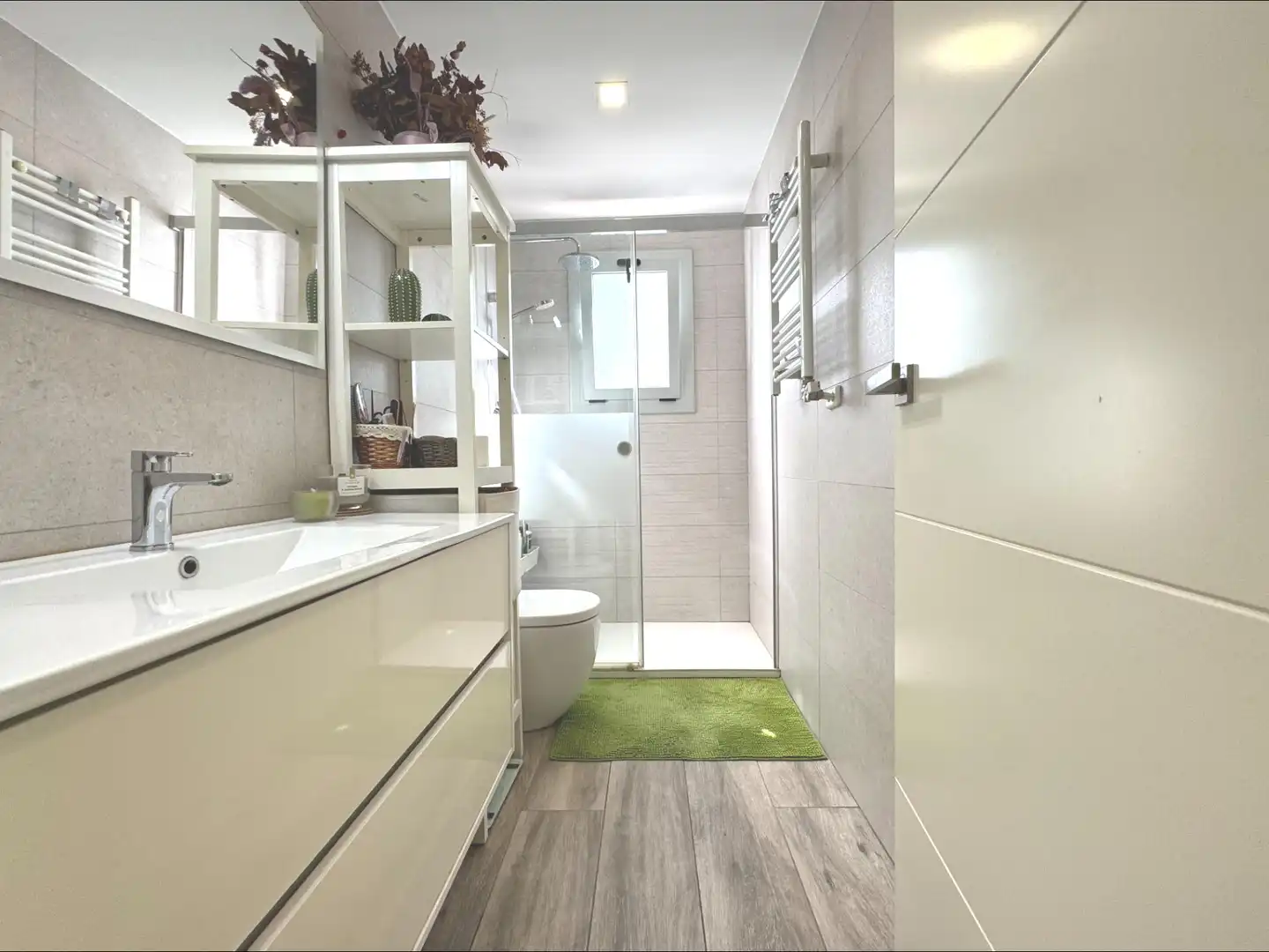 Bathroom of Flat for sale in Castelldefels  with Air Conditioner and Terrace