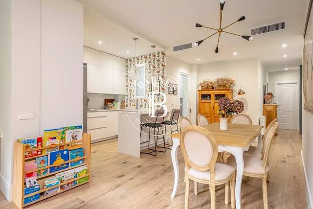 Piso en Venta en Cuatro Caminos - Azca