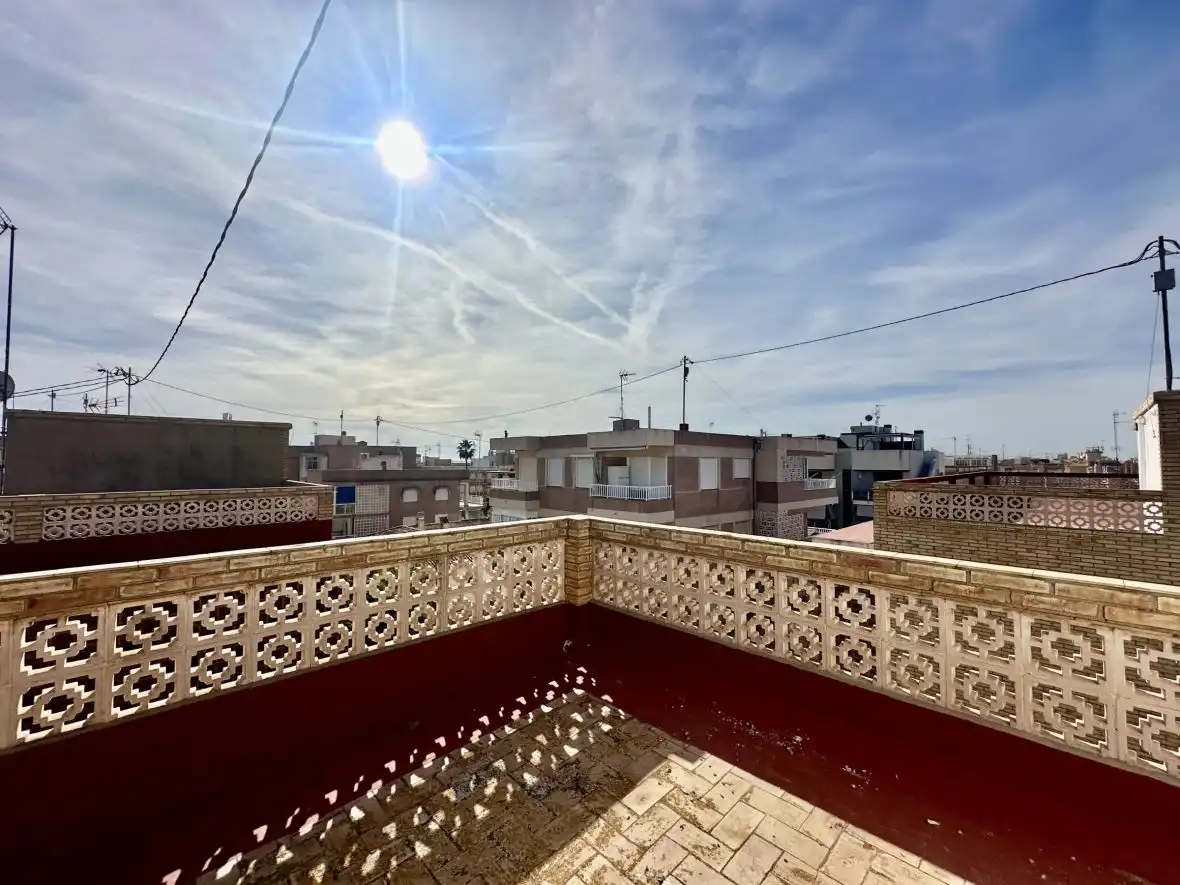 Außenansicht von Wohnungen zum Verkauf in Santa Pola mit Heizung, Terrasse und Abstellraum