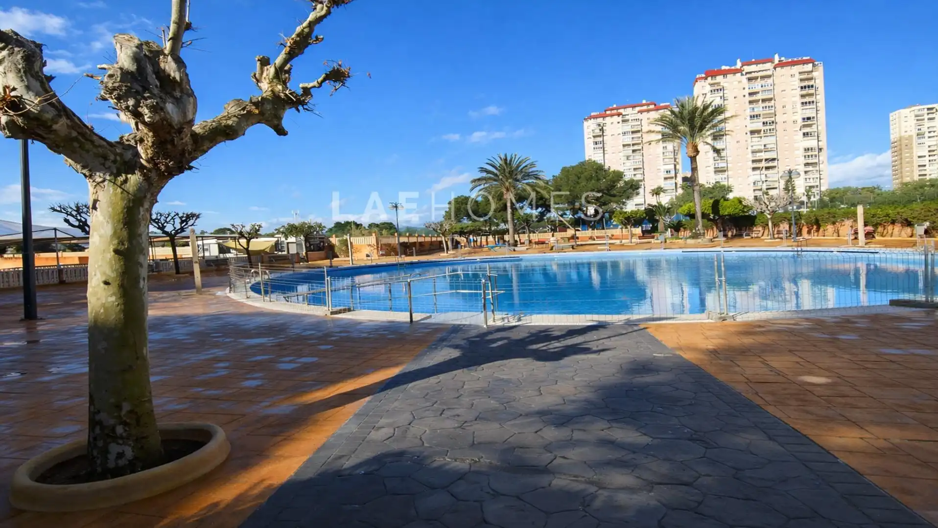 Piscina de Planta baixa en venda en El Campello amb Jardí privat i Piscina comunitària