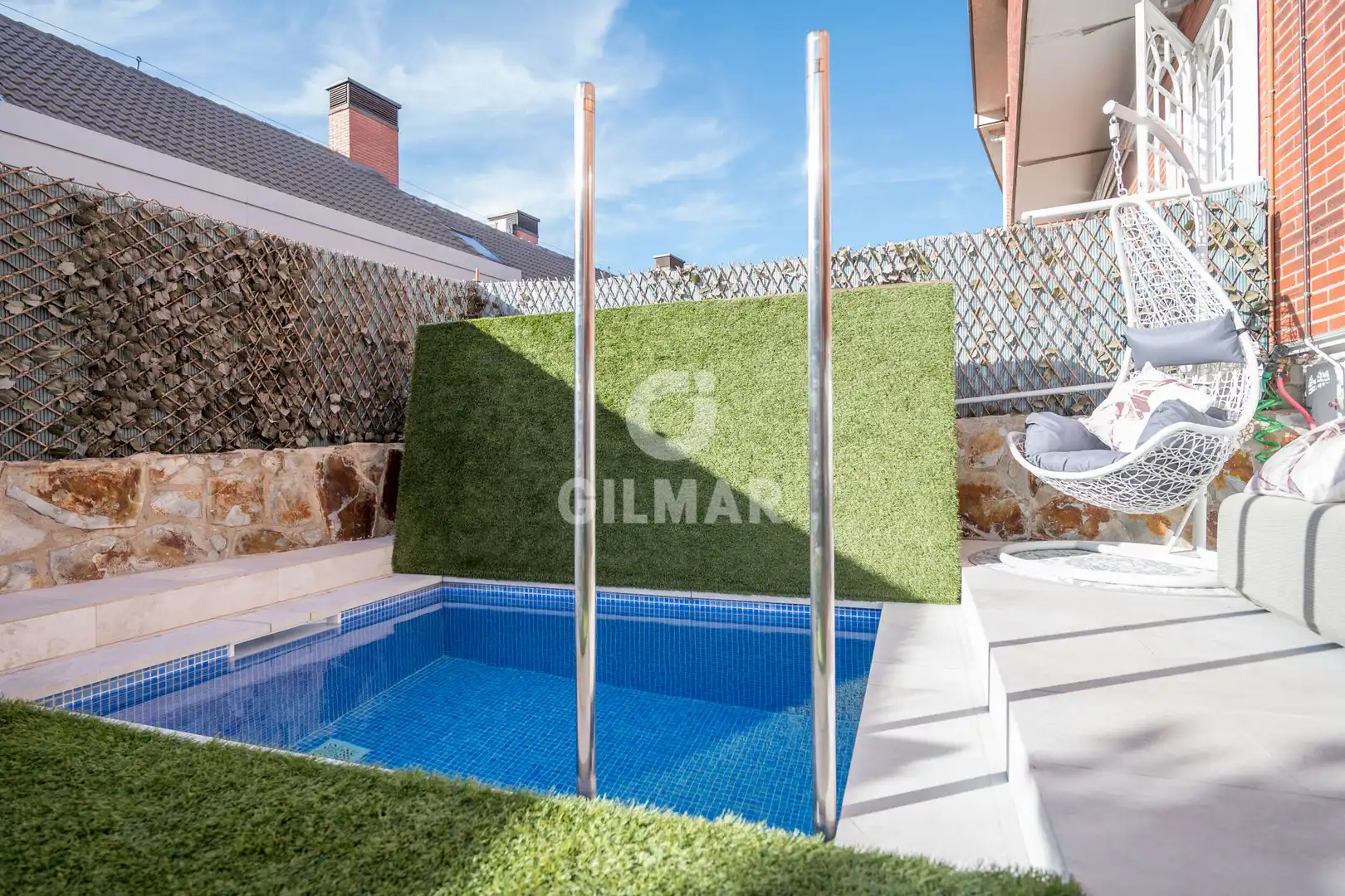 Swimming pool of Detached homes for sale in Boadilla del Monte  with Heating, Private garden and Swimming Pool