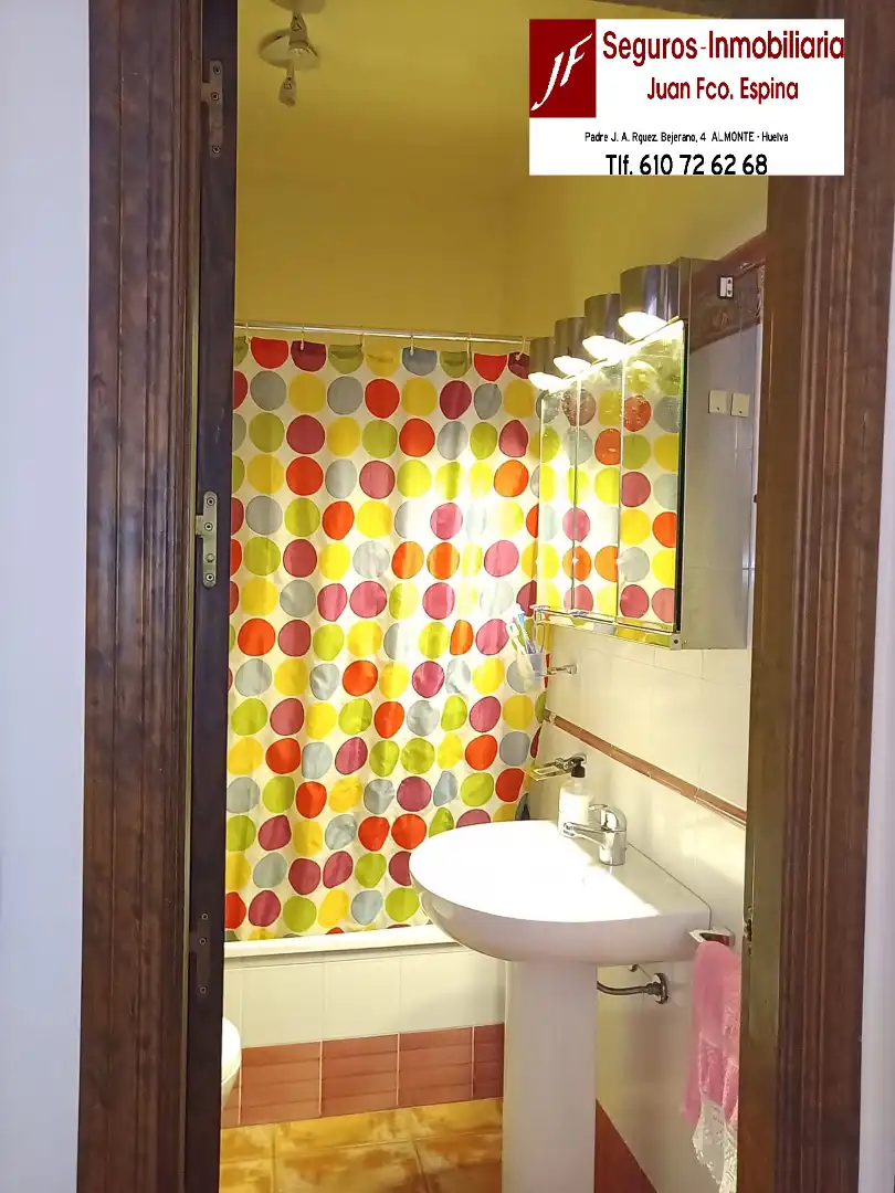 Badezimmer von Haus oder Chalet zum Verkauf in Almonte mit Klimaanlage, Heizung und Terrasse