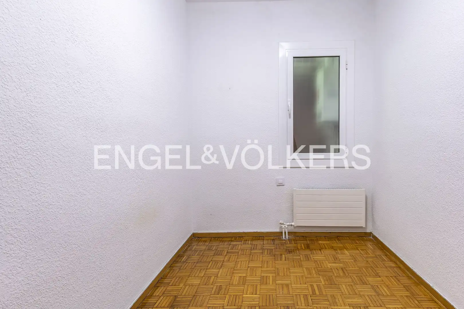 Wohnung zum Verkauf in Barcelona mit Klimaanlage, Heizung und Parkett