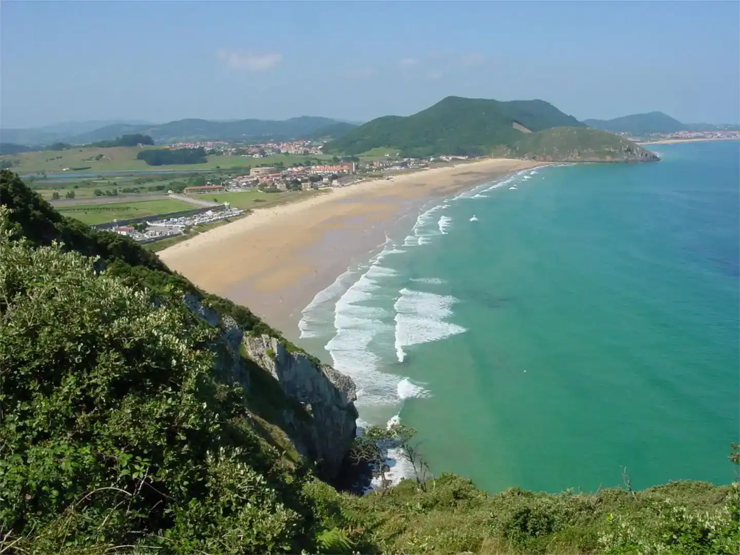 Exterior view of Flat for rent in Santoña  with Private garden, Parquet flooring and Storage room