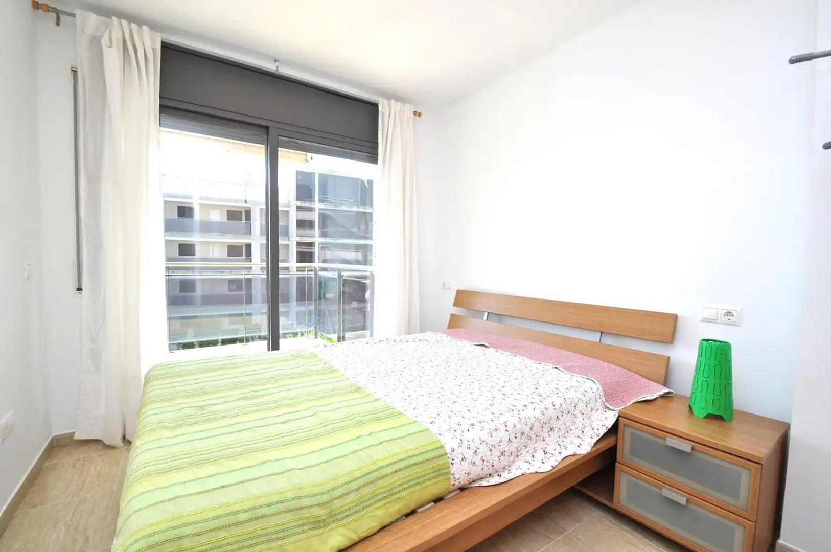 Habitación de Apartamento en venta en La Ràpita con Amueblado y Piscina comunitaria