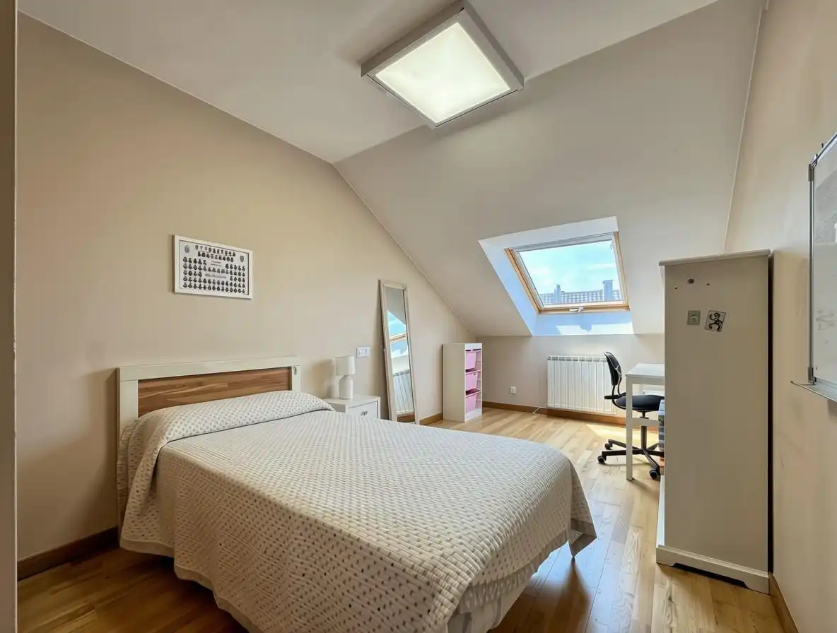 Bedroom of Attic for sale in Poio  with Heating and Balcony