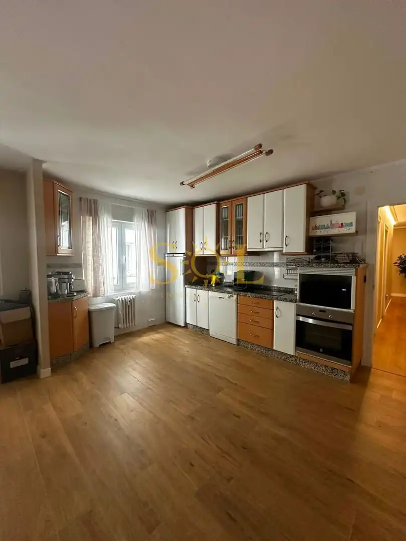 Flat with lift for sale in Calle Nueve de Febrero, imagen 3