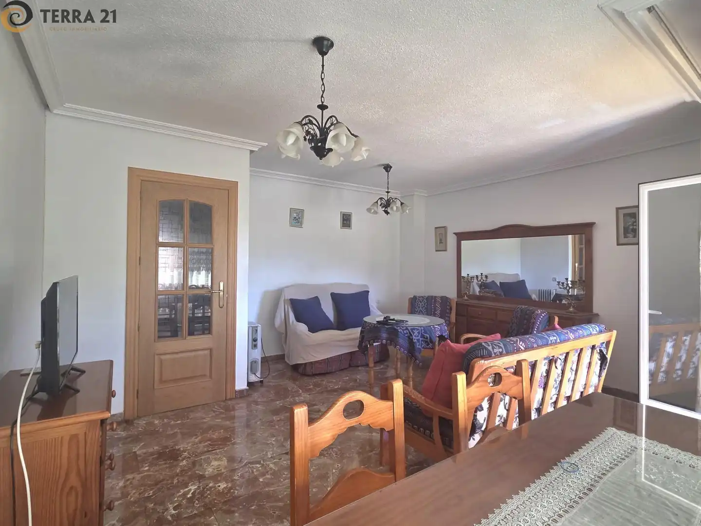 Sala d'estar de Pis de lloguer en Jaén amb Calefacció, Terrassa i Moblat