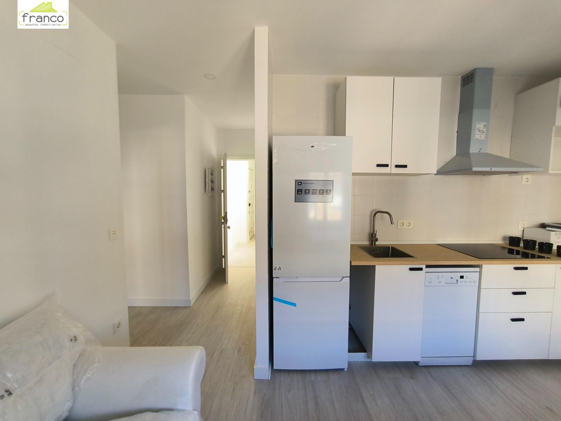 Cocina de Apartamento de alquiler en  Murcia Capital con Aire acondicionado y Amueblado