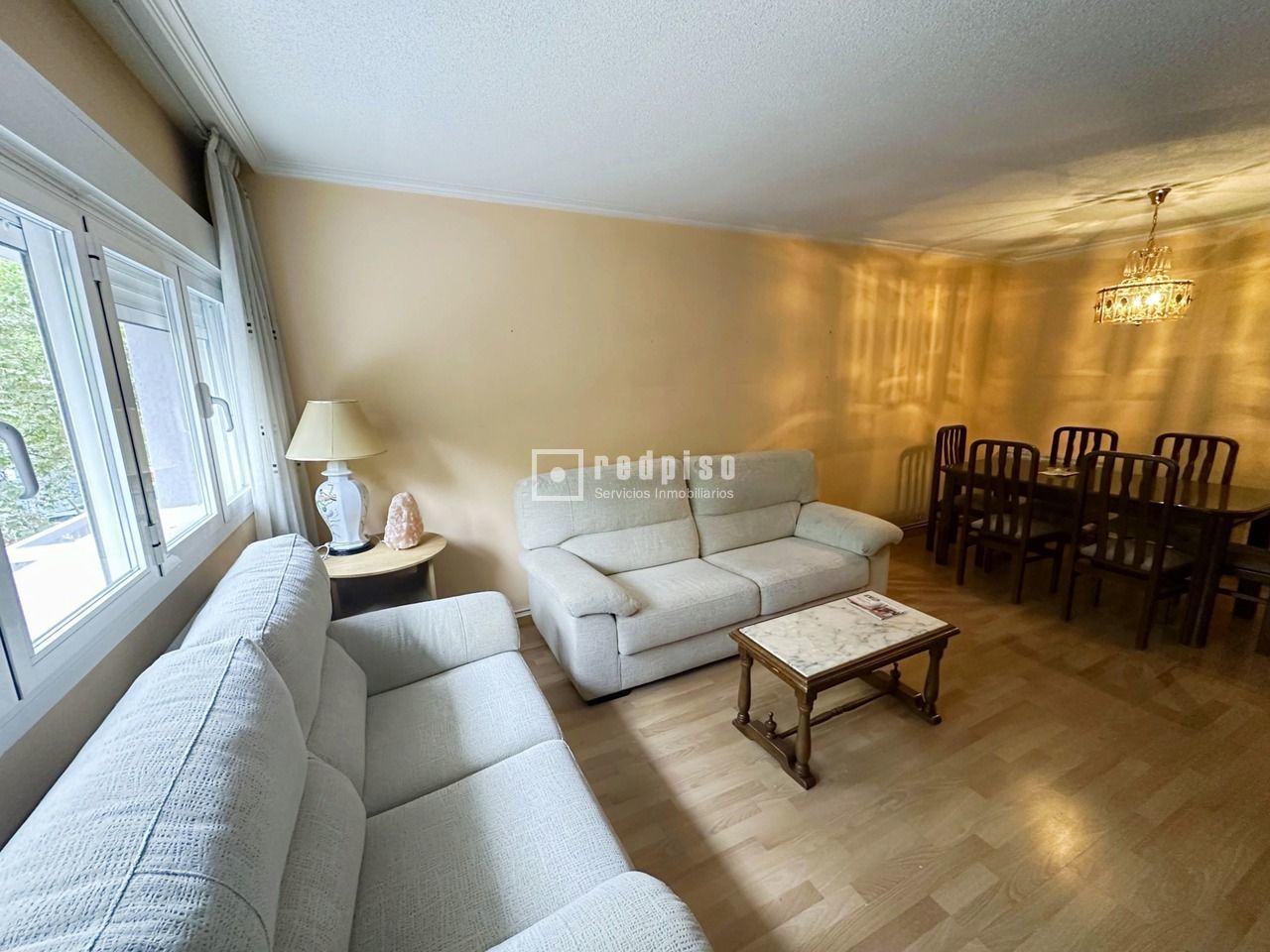 Sala d'estar de Pis en venda en  Madrid Capital amb Calefacció i Terrassa