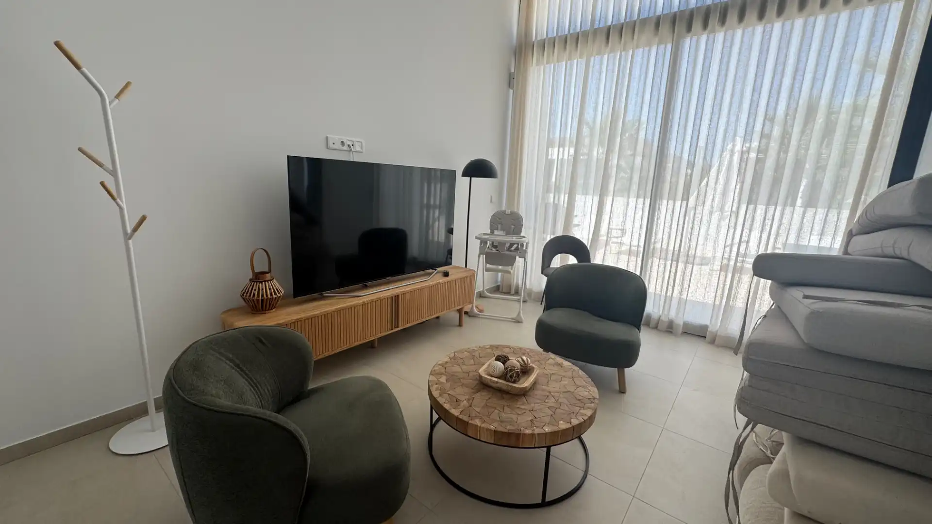 Sala de estar de Casa adosada de alquiler en Calpe / Calp con Aire acondicionado, Jardín privado y Terraza