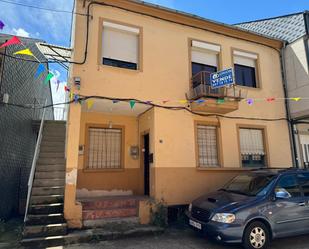 Vista exterior de Casa o xalet en venda en Ponferrada amb Calefacció i Balcó