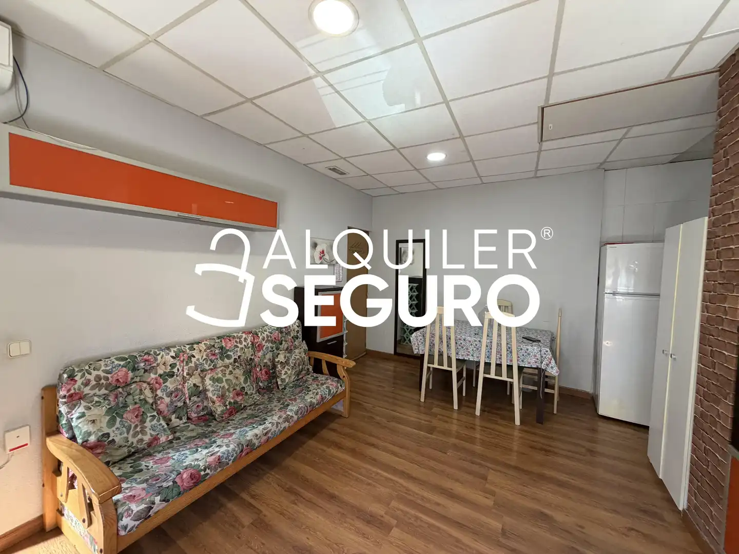 Flat for rent in Escaño, Centro