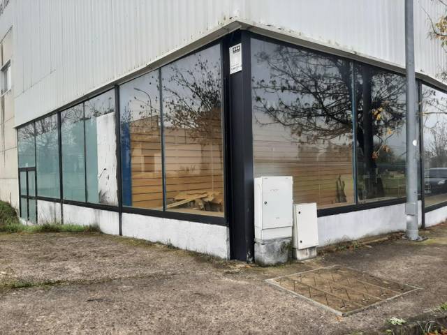 Nave industrial en Venta en Montehermoso