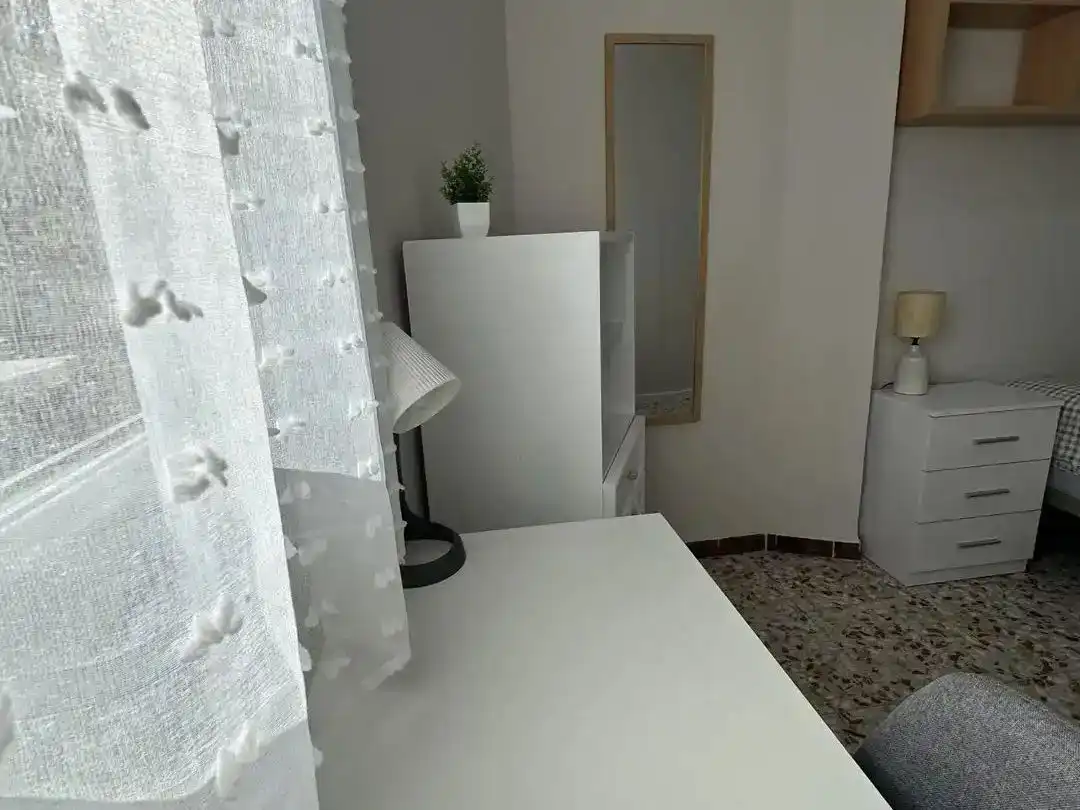 Bathroom of Flat for share in Alcázar de San Juan  with Air Conditioner, Furnished and Balcony