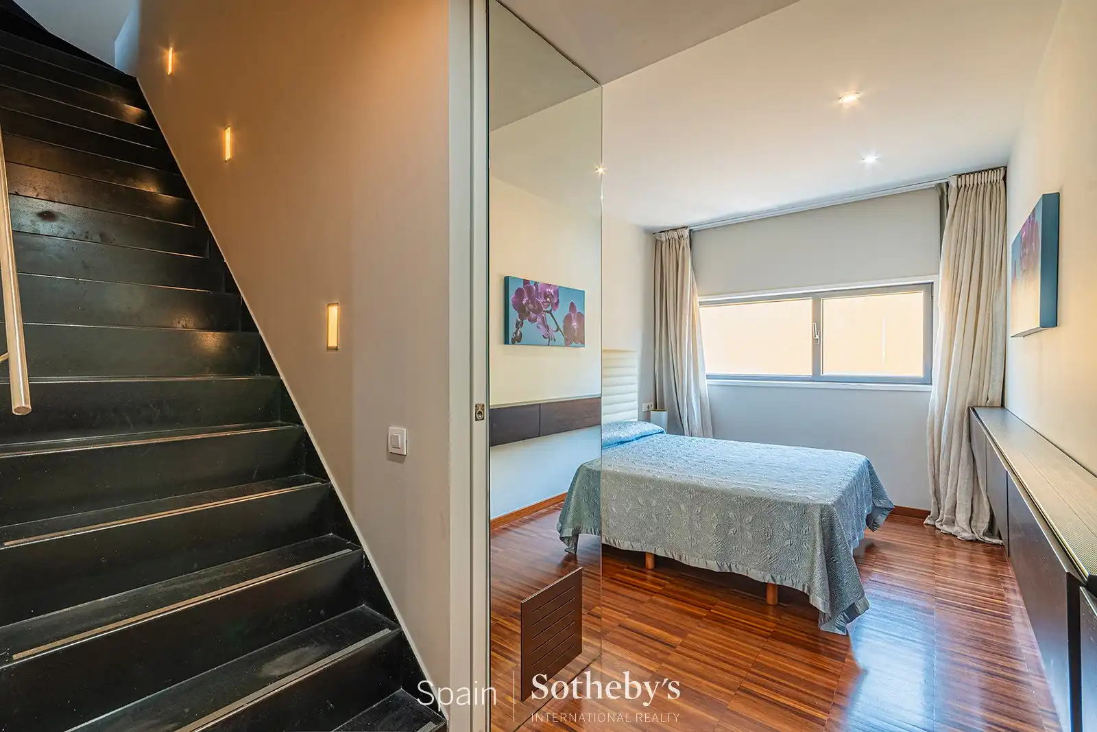 Habitación de Ático en venta en Barcelona con Aire acondicionado, Terraza y Piscina