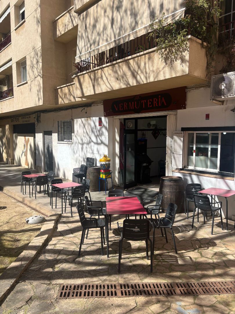 Local en venda en Vilafranca del Penedès amb Aire condicionat, Terrassa i Moblat