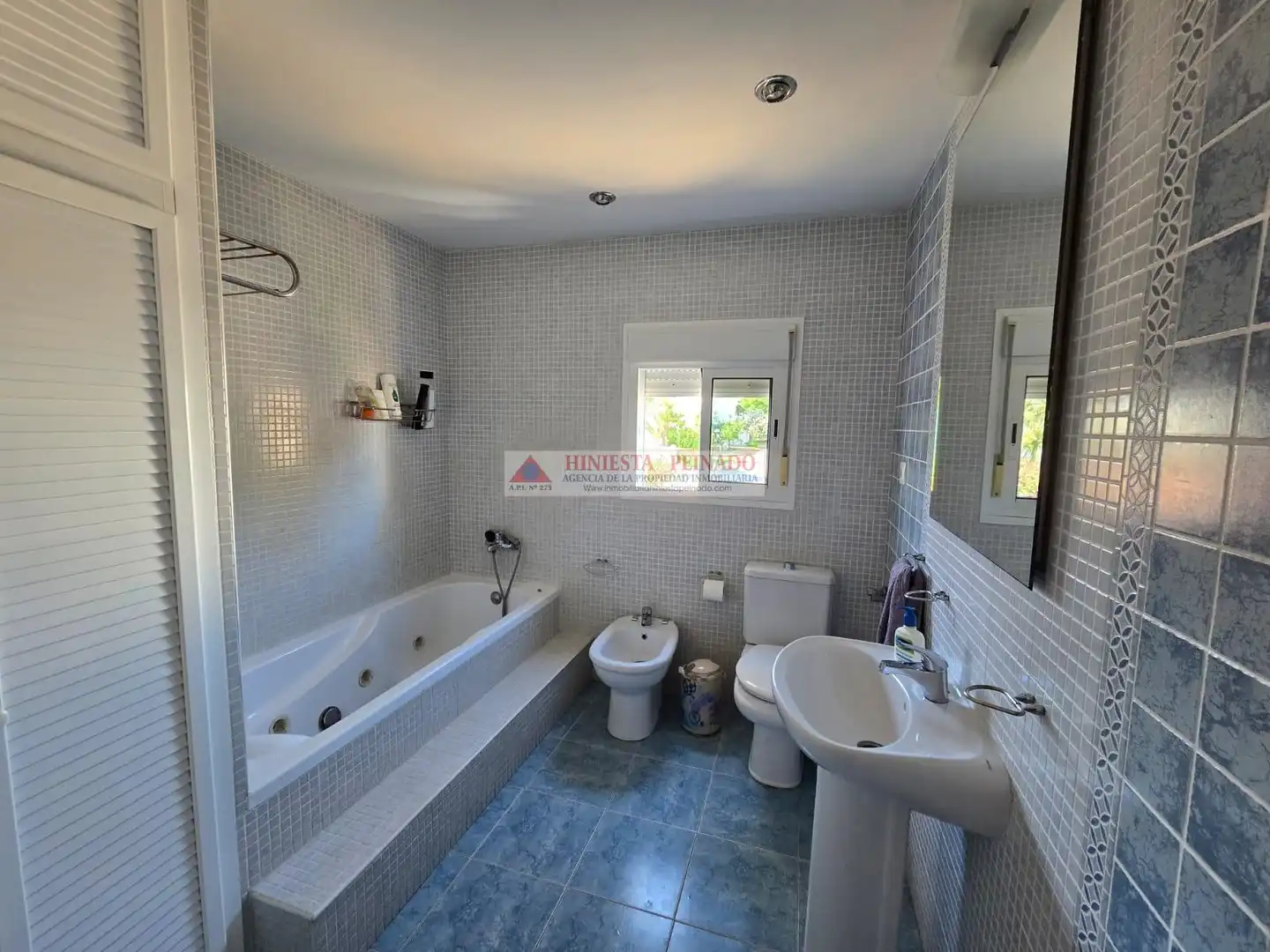 Baño de Piso en venta en El Puerto de Santa María con Aire acondicionado, Terraza y Trastero