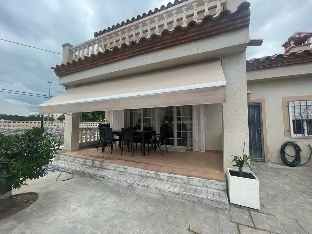 Casa a schiera con terrazza in vendita a Carrer Illes Canaries, imagen 11