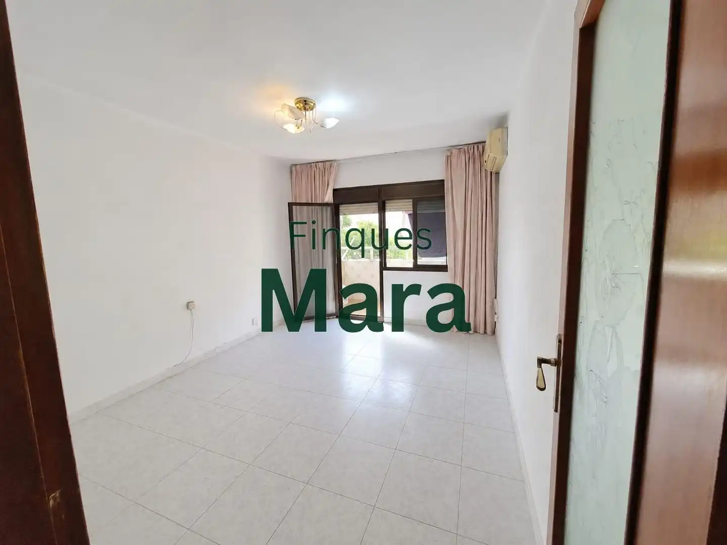 Habitación de Piso en venta en Sant Boi de Llobregat con Aire acondicionado y Balcón