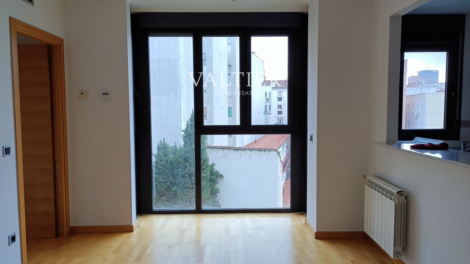 Bedroom of Flat for rent in  Madrid Capital  with Air Conditioner, Storage room and Swimming Pool