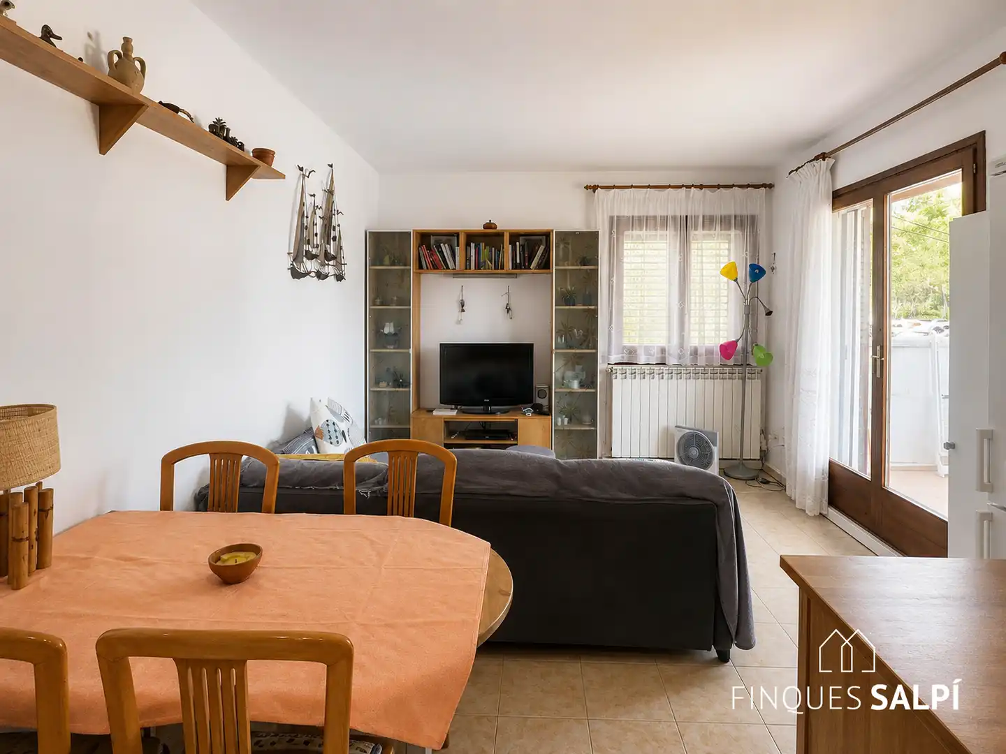 Wohnzimmer von Wohnungen zum Verkauf in L'Escala mit Terrasse, Abstellraum und Möbliert